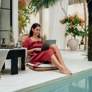 Choosing Between Smaller Cities and Metropolises for Your Next Getaway