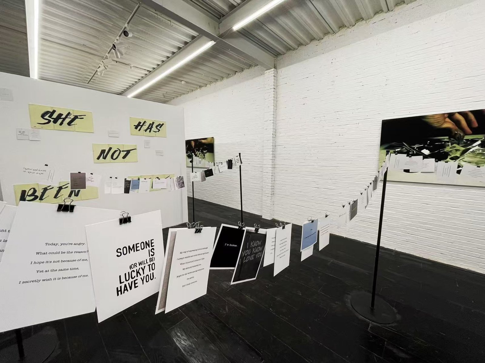 Traces of Touch: Jiayi’s Scanning as Sensory Expression