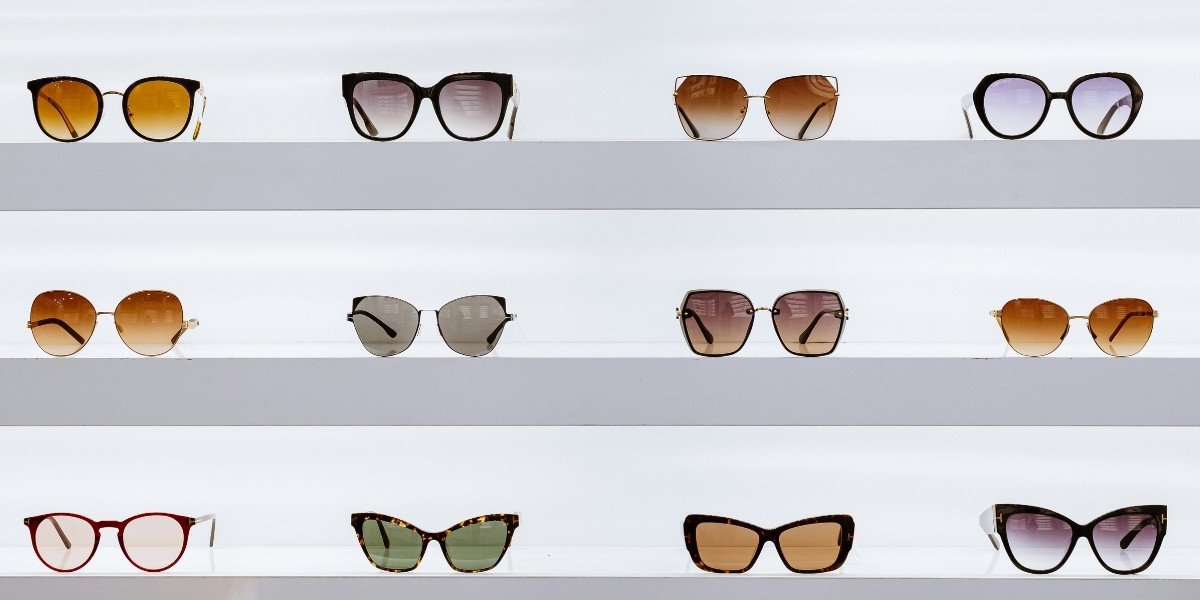 Bug-Eyed Sunglasses Are Back in NYC: Early 2000s Fashion Revival