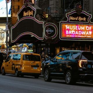 Exploring New York's Showbiz Scene: A Behind-the-Scenes Look