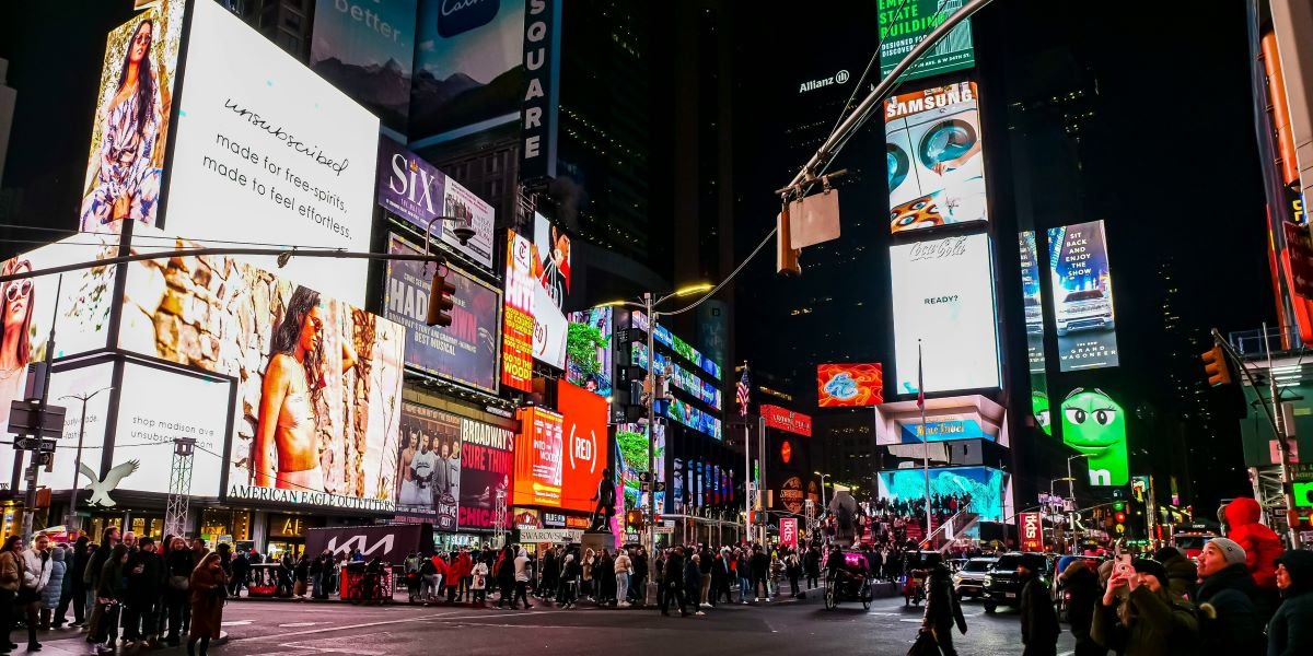 James Earl Jones Theatre Welcomes New Musical Wanted As Broadway Previews Begin October 15