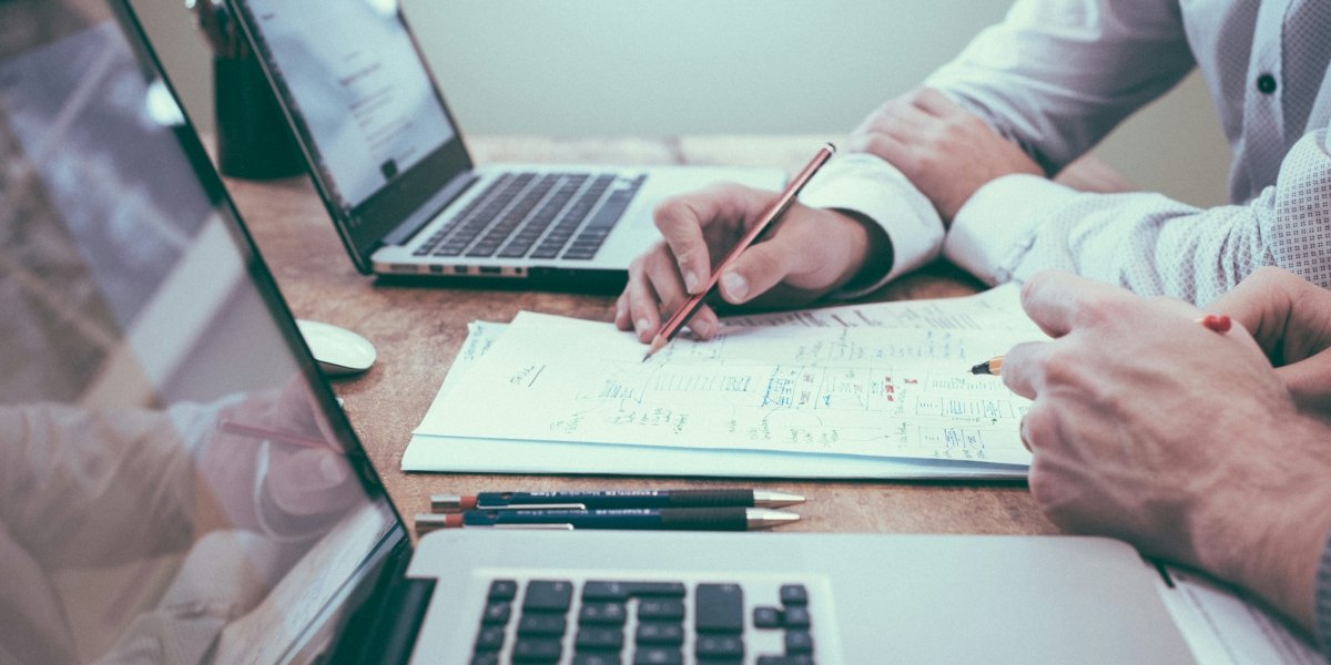 Lease, Loan, or Cash? A Decision Guide to Financing Business Equipment